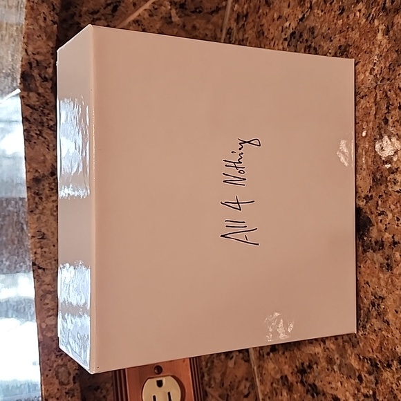 Lauv All 4 Nothing Box - Picture 1 of 4